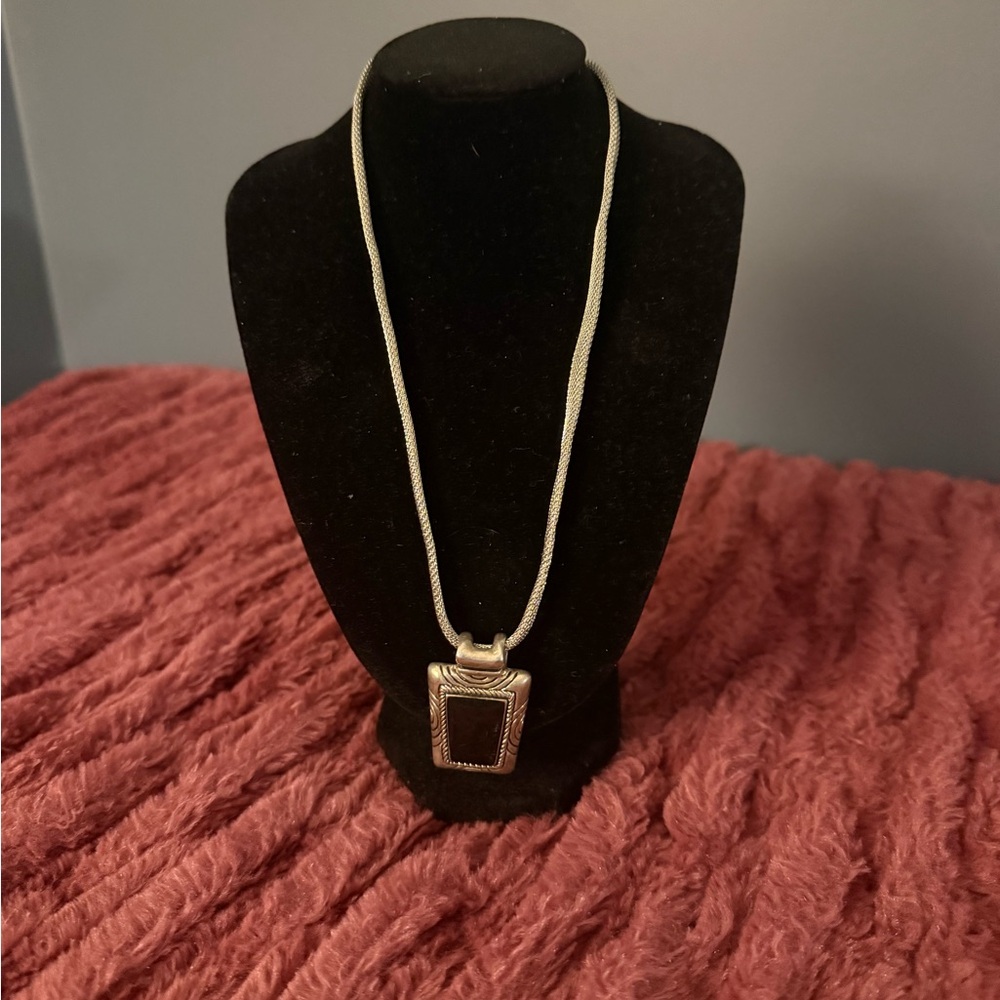 Elegant Silver Pendant Necklace